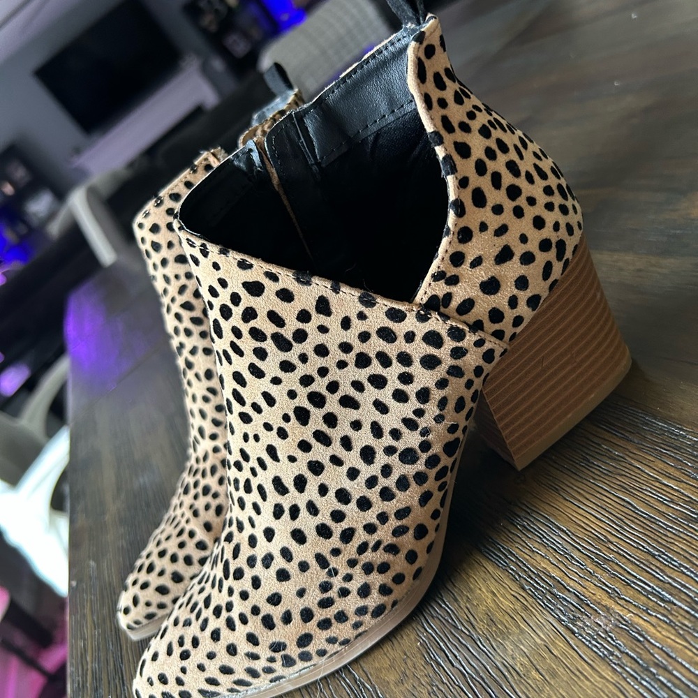 SOLD!! Leopard Print Ankle Boots - Picture 3 of 4